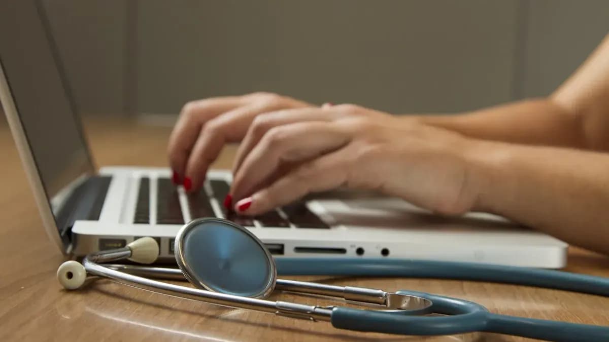 Dossier médical et consentements numériques dans une clinique de greffe capillaire